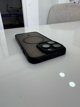 Funda iPhone 14 Pro Negra Magnética