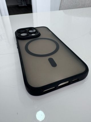 Funda iPhone 14 Pro Negra Magnética