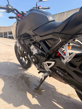 Honda CB125R