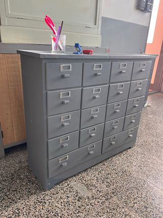 Cajonera industrial vintage gris
