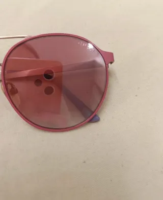 Gafas de sol Guess rosas y moradas