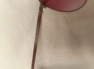 Gafas de sol Guess rosas y moradas