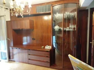 Mueble de salón madera oscura