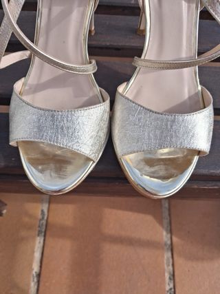 Sandalias Gloria Ortiz doradas