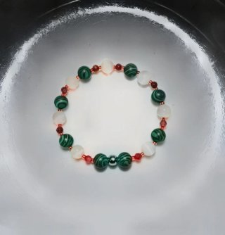 Pulsera de gemas naturales  para dolor menstrual.