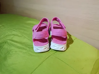 Sandalias niña rosa y blancas