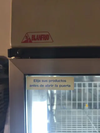 Cámara frigorífica para negocio de alimentación.