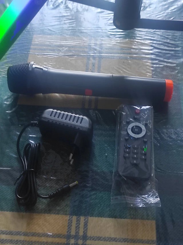 Altavoz Bluetooth LED Karaoke 110W con Trípode