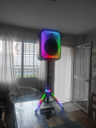 Altavoz Bluetooth LED Karaoke 110W con Trípode