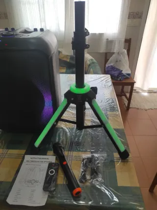 Altavoz Bluetooth LED Karaoke 110W con Trípode