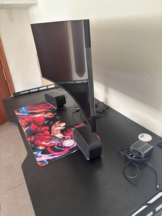 Monitor Xiaomi G34 + Mesa Gaming + altavoces led