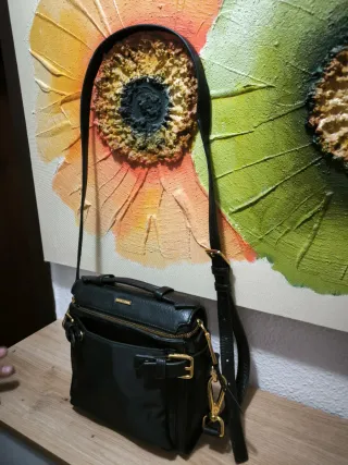 Bolso Emporio Armani Negro Dorado Unisex