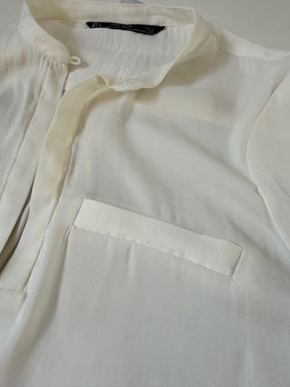 Blusa Zara satinada semitransparente Talla S
