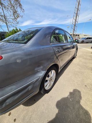 Toyota Avensis 2004