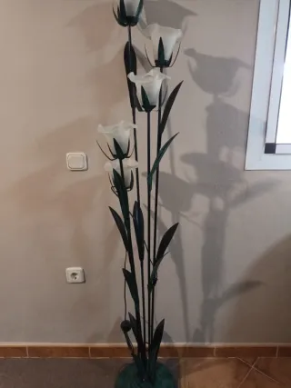 Lámpara de pie con 5 tulipas