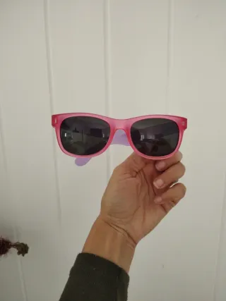 Gafas de sol Polaroid niña rosa y morado