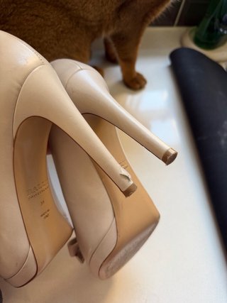 Zapatos de piel Bally beige con lazo