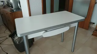 Mesa de cocina extensible blanca