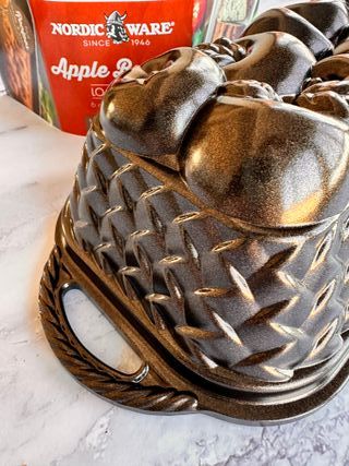 Molde Nordic Ware Apple Basket