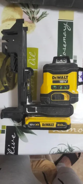 Nivel Láser Dewalt 18V DCLE34031