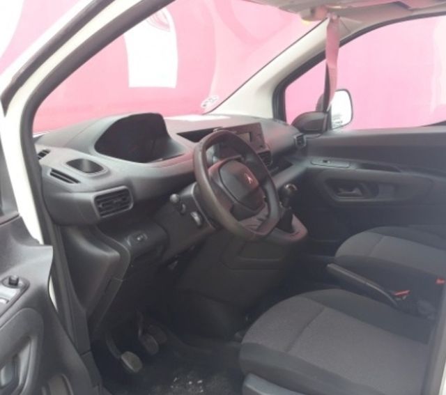 Peugeot Partner 2021 SOLO 46000 KMS