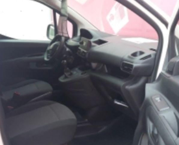 Peugeot Partner 2021 SOLO 46000 KMS