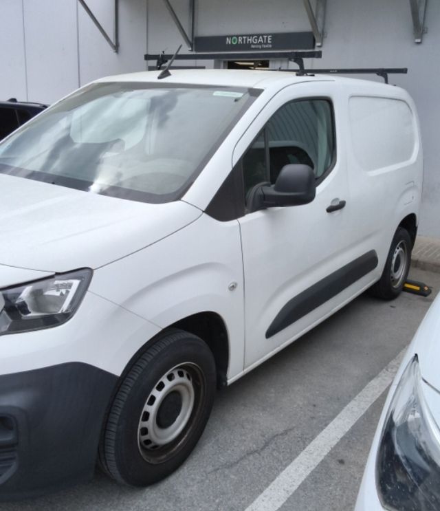 Peugeot Partner 2021 SOLO 46000 KMS