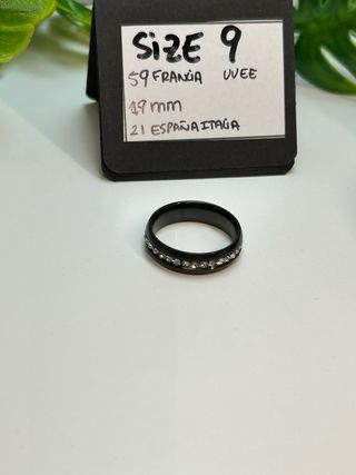 Anillo Talla 9 Negro con Circonitas