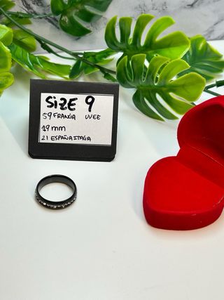 Anillo Talla 9 Negro con Circonitas