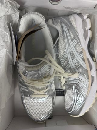 Zapatillas Plata y Blanco