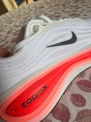 Nike Zoomx Vomero 18 Plus Naranja/Blanco