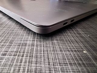 MacBook Pro i5 8GB RAM 512GB SSD 2019, TB