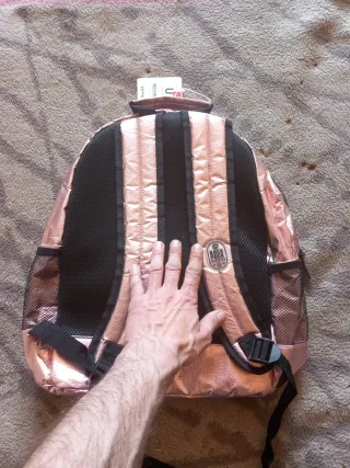 Mochila rosa metálica y negra Unsize