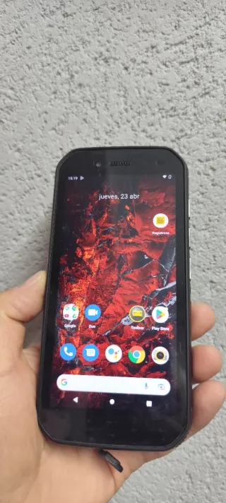 Telefono CAT Nero e Samsung Galaxy J5