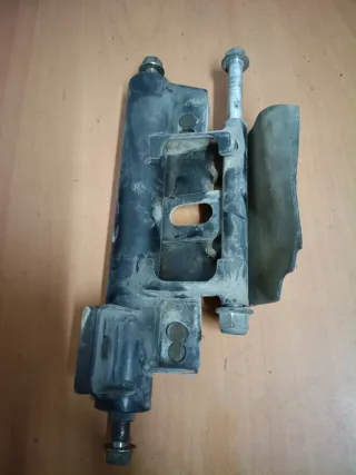 Soporte motor Suzuki Burgman 125 (2010)