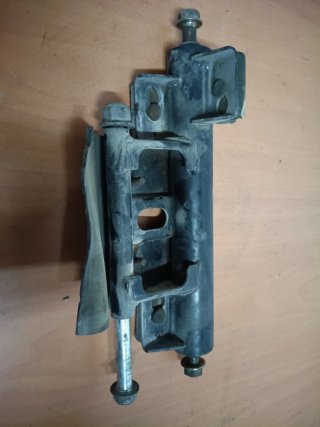 Soporte motor Suzuki Burgman 125 (2010)