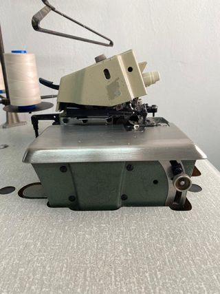 Máquina de coser industrial REMALLADORA Rimoldi
