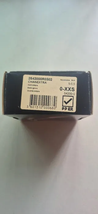 Guante de malla metálica sin estrenar.