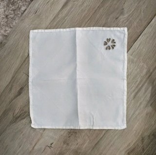 Tovaglia in lino con motivo floreale