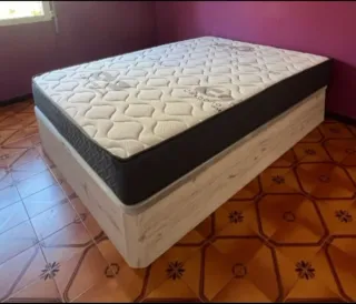 Canapés y colchones nuevos