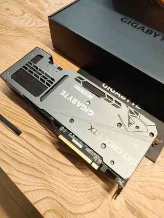 Gigabyte RTX 3070 Ti - Tarjeta Gráfica