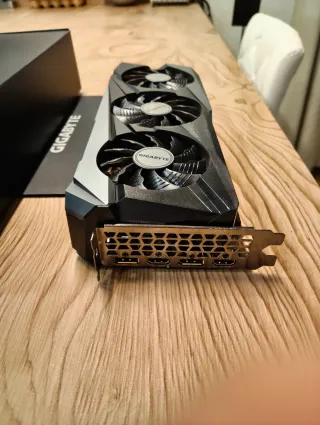 Gigabyte RTX 3070 Ti - Tarjeta Gráfica