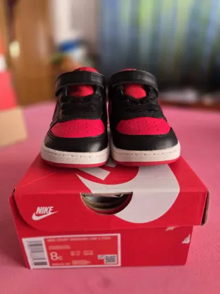 Sneakers Nike per Bambini Nere e Rosse