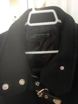 Abrigo tipo trenca Zara negro