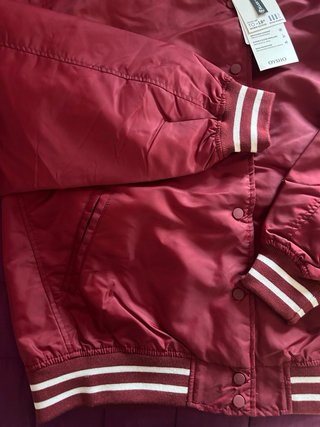 Bomber Oysho Roja Talla S