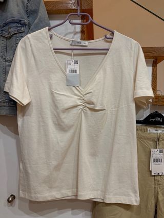 Conjunto Cazadora Vaquera y Pantalón Beige