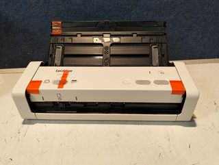 Escáner Brother ADS-1200 dúplex ADF USB portátil