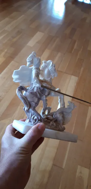 Escultura Sant Jordi mármol y piedra