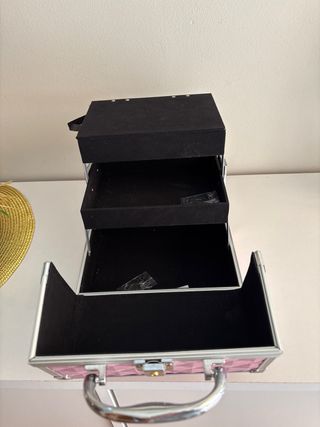 Maletín maquillaje rosa y plateado