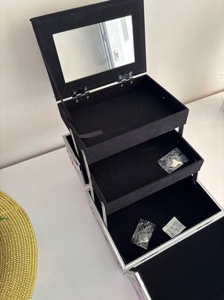 Maletín maquillaje rosa y plateado